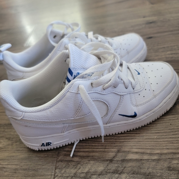 Air Force 1 '07 LV8 'Reflective Swoosh - White Dark Marina Blue Size… - Picture 5 of 7
